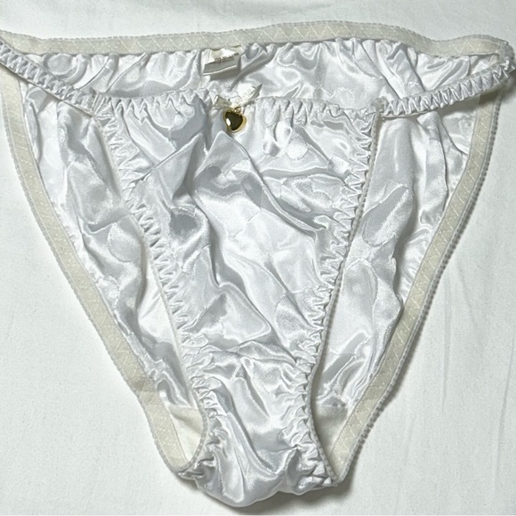 3 pair Vintage Satin Floral and Lace Panties hi-cut - Picture 5 of 9